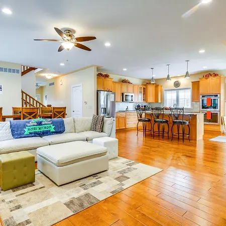 Spacious South Bend Home - Walk To Notre Dame!